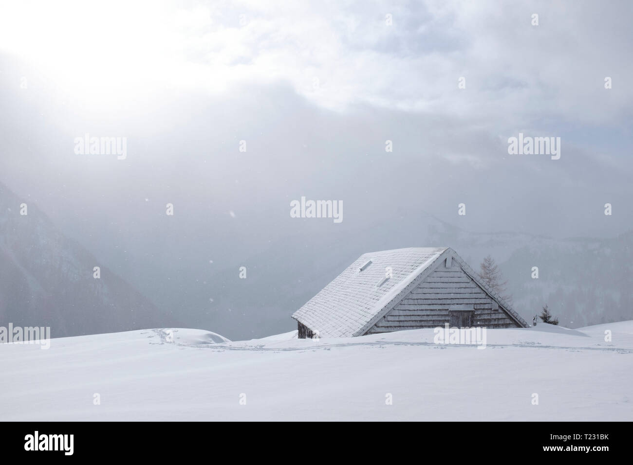 L'Autriche, l'état de Salzbourg, Osterhorn, groupe ski area, cabane en hiver Banque D'Images