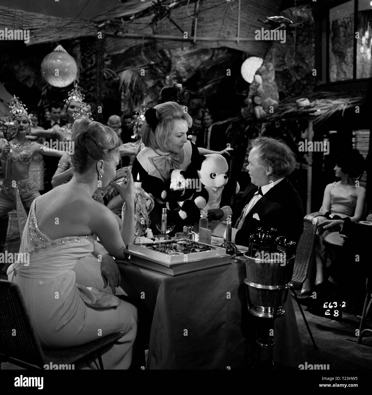 L'Cracksman (1963) Charlie Drake, Nyree Dawn Porter Date : 1963 Banque D'Images
