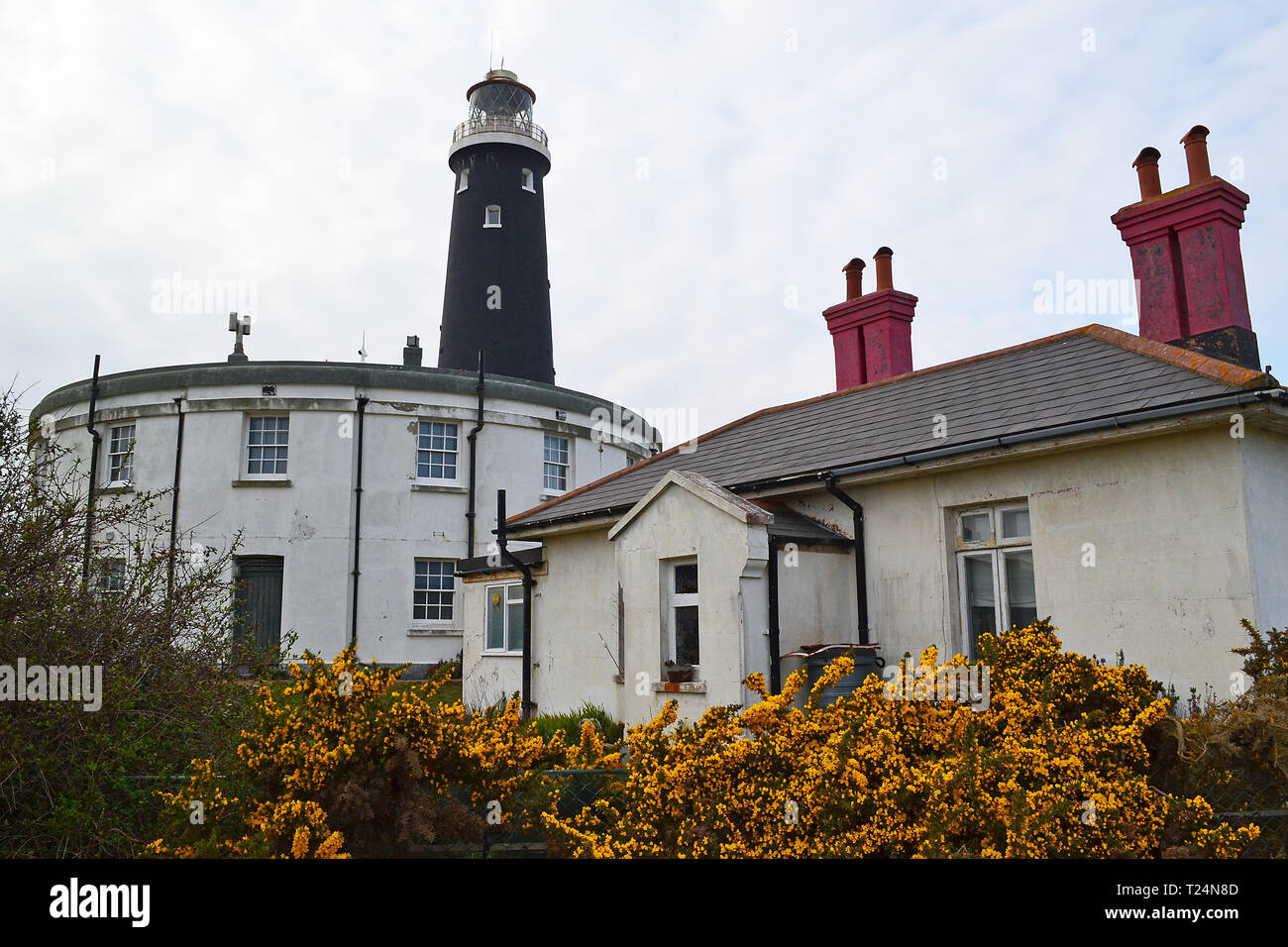 Vieux dormeur Lightouse photographiée par 18e siècle bâtiments phare et un dormeur nucléaire déclassés Banque D'Images