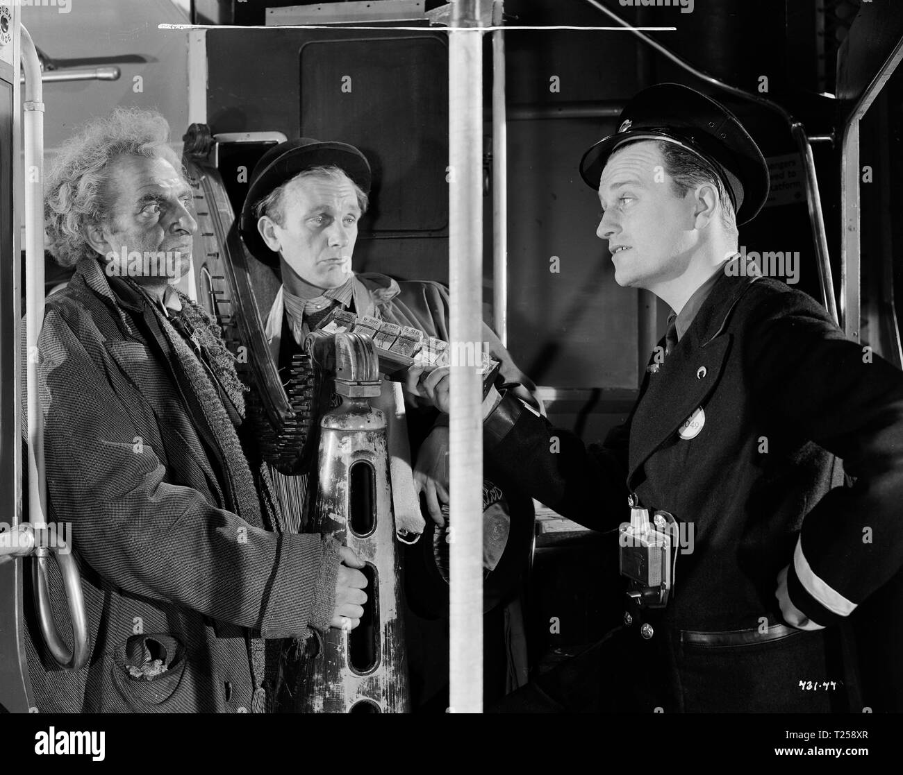 Une course pour votre argent (1949) Meredith Edwards, Hugh Griffith, Date : 1949 Banque D'Images