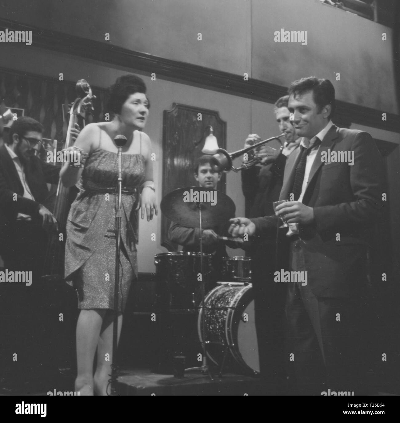 Les moineaux ne peuvent pas chanter (1962) James Booth, Queenie Watts, Date : 1962 Banque D'Images