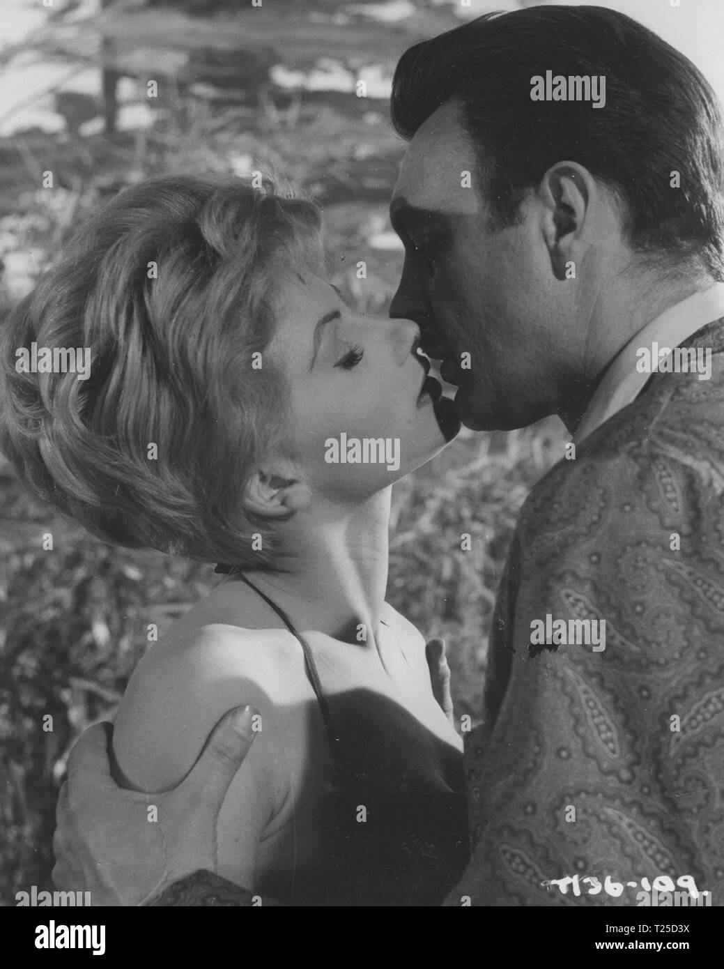 Les jonquilles ronde deux fois (1962) Donald Sinden, Jill Ireland, Date : 1962 Banque D'Images