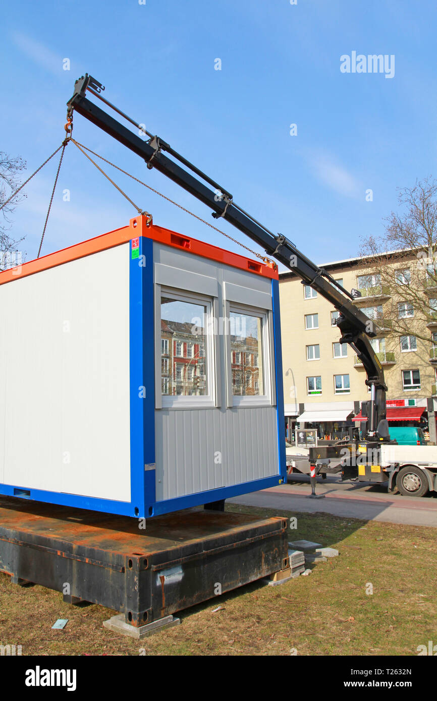 L'offre de conteneurs avec grue Banque D'Images