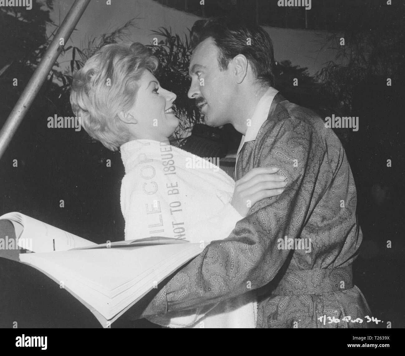 Les jonquilles ronde deux fois (1962) Jill Ireland, Donald Sinden Date : 1962 Banque D'Images