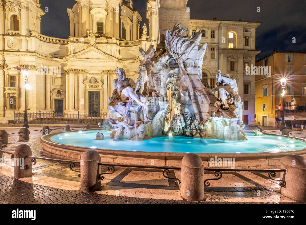 L'Italie, Rome, Piazza Navona, Fontana dei Quattro Fiumi Banque D'Images