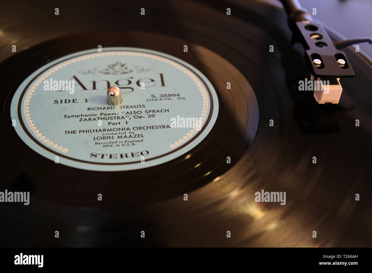 Richard Strauss : Also Sprach Zarathustra, Lorin Maazel, chef d'orchestre ; Philharmonia Orchestra ; Angel Records ; 33 tr/min 12' LP ; 1963 Libération. Banque D'Images