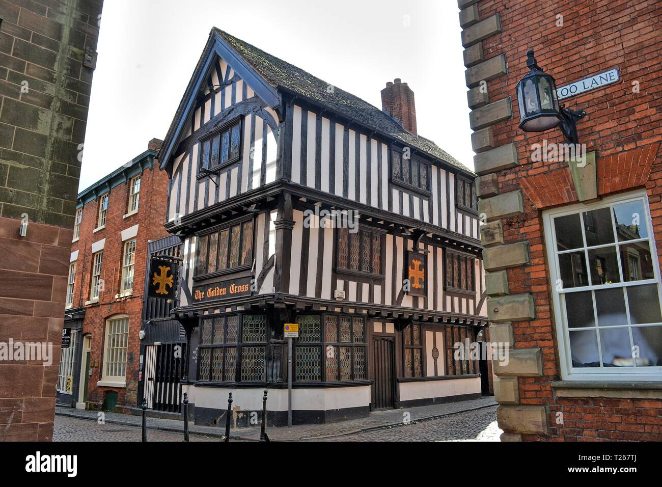 La Croix d'or Public House à Coventry. C'est le plus vieux pub à Coventry, construit environ 1583 et c'est été un pub depuis 1661 Banque D'Images