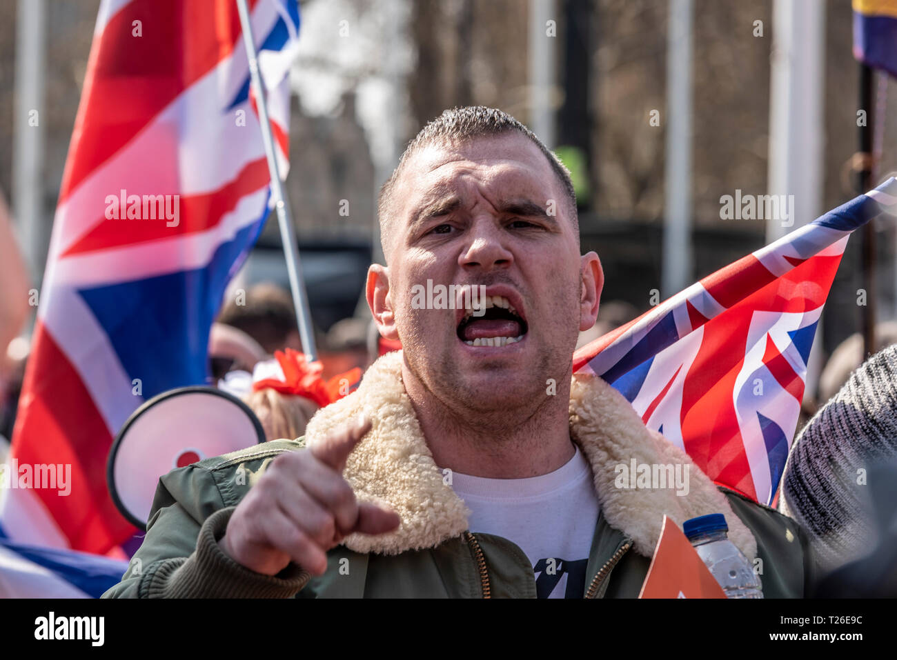 Angry white male au Brexit trahison mars à Londres, Royaume-Uni. Démonstration pour un référendum à l'extérieur rassemblement Westminster. La colère, criant, menaçant Banque D'Images