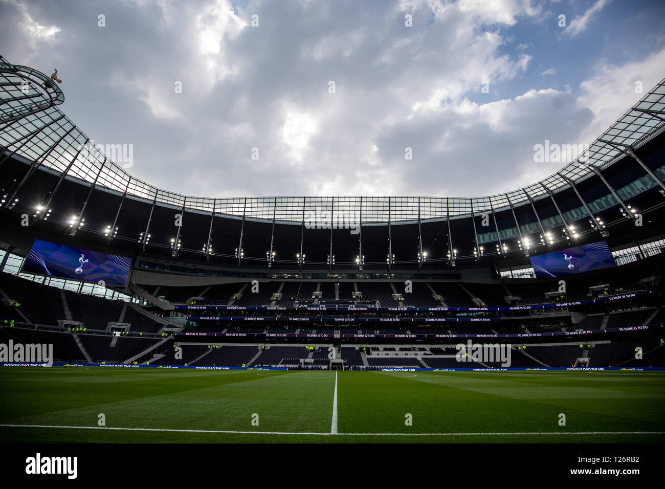 Vue générale de l'intérieur de la masse avant les légendes événement de test match à Tottenham Hotspur Stadium, Londres. Banque D'Images