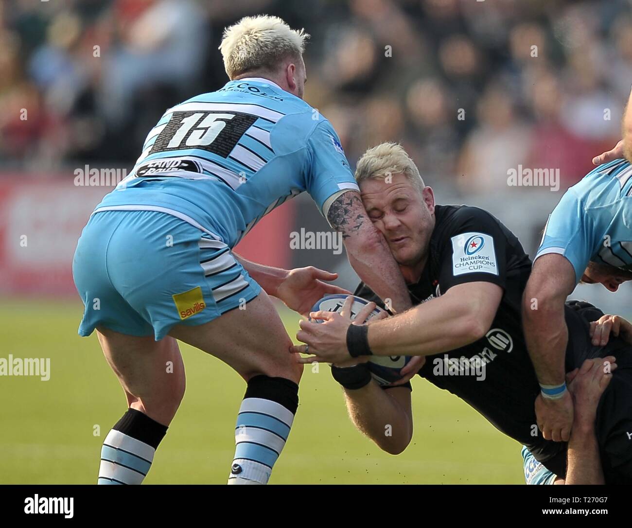 Allianz Park, Londres, UK. 30 mars 2019. Vincent Koch (sarrasins) est abordé par Stuart Hogg (Glasgow Warriers). Saracens v Glasgow Warriors. Quart de finale. Heineken Cup Champions. Allianz Park. Londres. UK. 30/03/2019. Credit : Sport en images/Alamy Live News Banque D'Images
