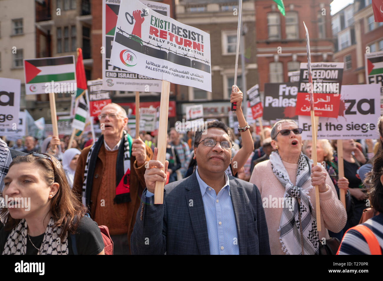 Londres, Royaume-Uni. 30 mars 2019. Une manifestation pro-Palestine (exister, résister à l'extérieur) de retour de l'ambassade d'Israël à Londres. Date de la photo : Samedi, Mars 30, 2019. Photo : Roger Garfield/Alamy Live News Crédit : Roger Garfield/Alamy Live News Banque D'Images