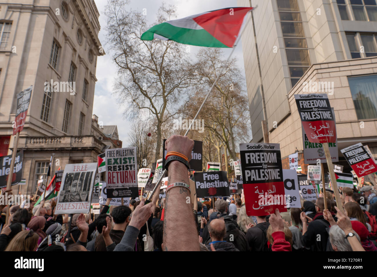 Londres, Royaume-Uni. 30 mars 2019. Une manifestation pro-Palestine (exister, résister à l'extérieur) de retour de l'ambassade d'Israël à Londres. Date de la photo : Samedi, Mars 30, 2019. Photo : Roger Garfield/Alamy Live News Crédit : Roger Garfield/Alamy Live News Banque D'Images