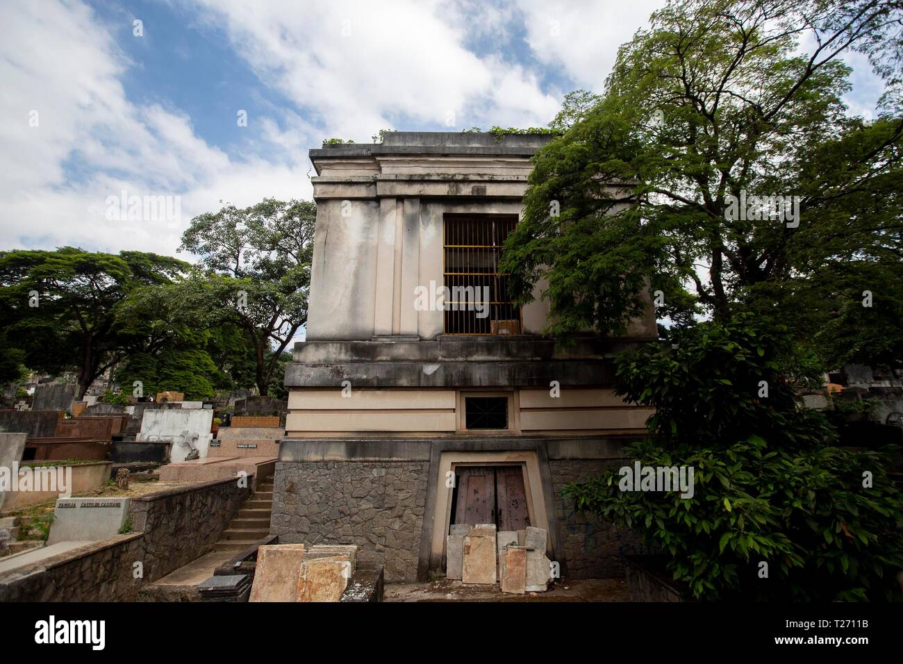 Sao Paulo, Brésil. 30 mars 2019. Sao Paulo - SP - 03/30/2019 - dictature militaire Ossario Ossario Araca Cemiterio n - non identifiés dédié aux victimes de la dictature militaire au Brésil dans les années 60 et 70 dans le cimetière Araca, qui a été désactivé depuis 2016, lorsque le dernier des boîtes avec les os et transférées au centre de l'archéologie et l'anthropologie médico-légale de l'Unifesp, Université fédérale de Sao Paulo où il suit les travaux d'identification Photo : Suamy Beydoun / AGIF : Crédit AGIF/Alamy Live News Banque D'Images