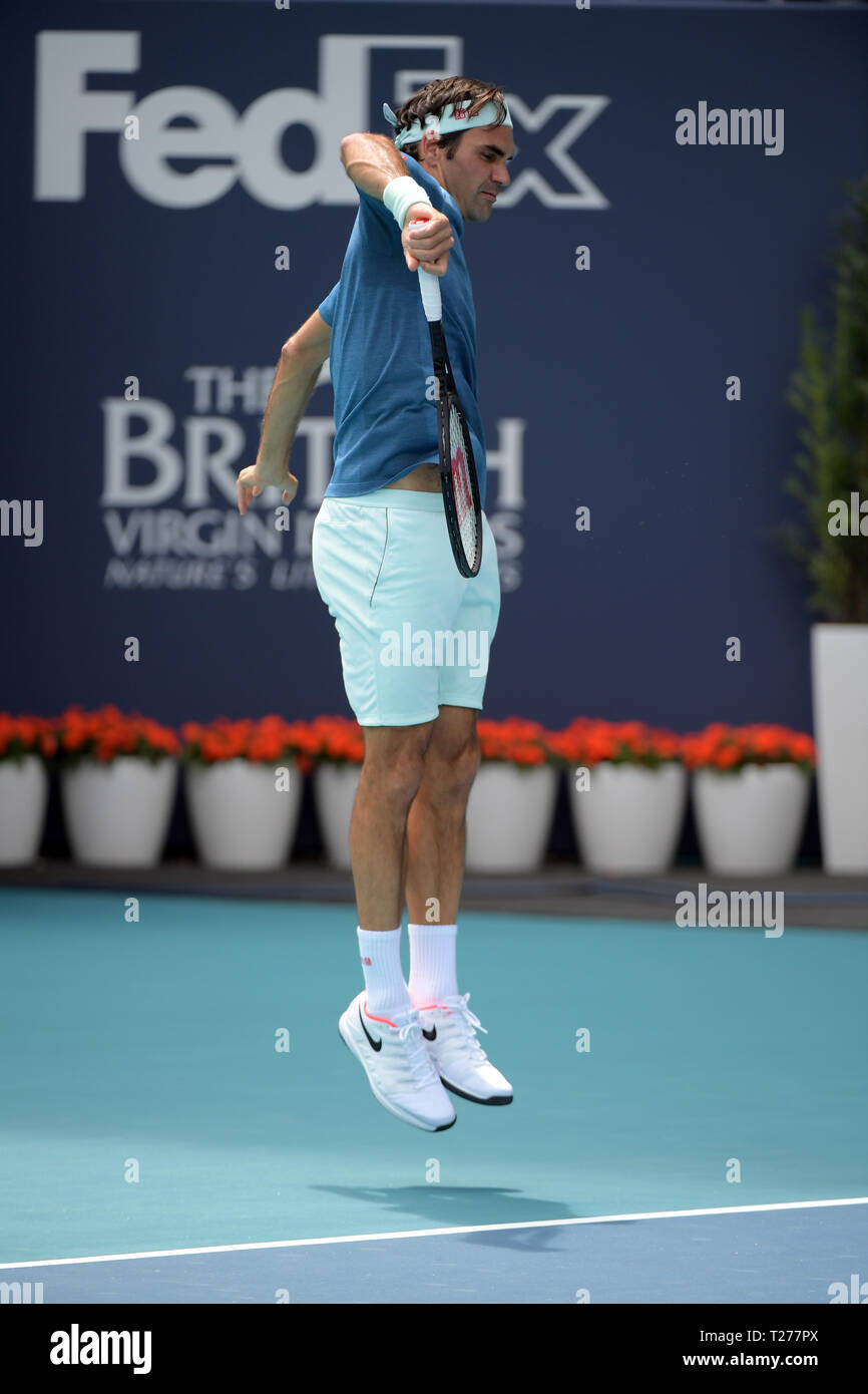 Roger federer hard court tennis Banque de photographies et d images a haute resolution Alamy