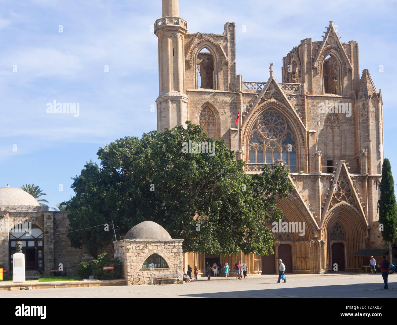 Lala Mustafa Pacha Mosquée, d'abord sous le nom de Cathédrale de Saint Nicholas à Famagouste Chypre, un impressionnant édifice médiéval Banque D'Images