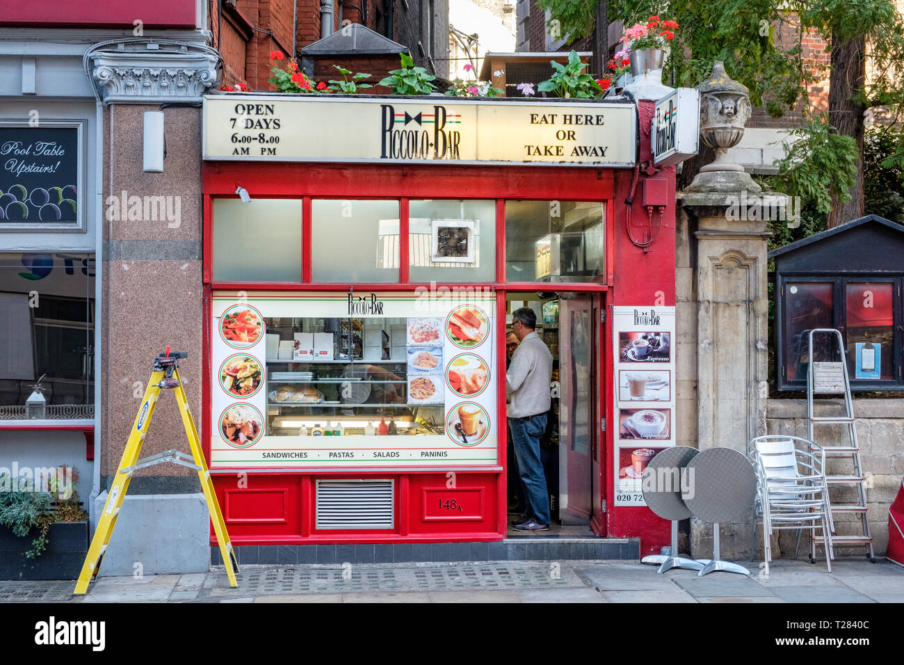Cafe Bar Piccolo, Queen Victoria Street, London Blackfriars, Banque D'Images