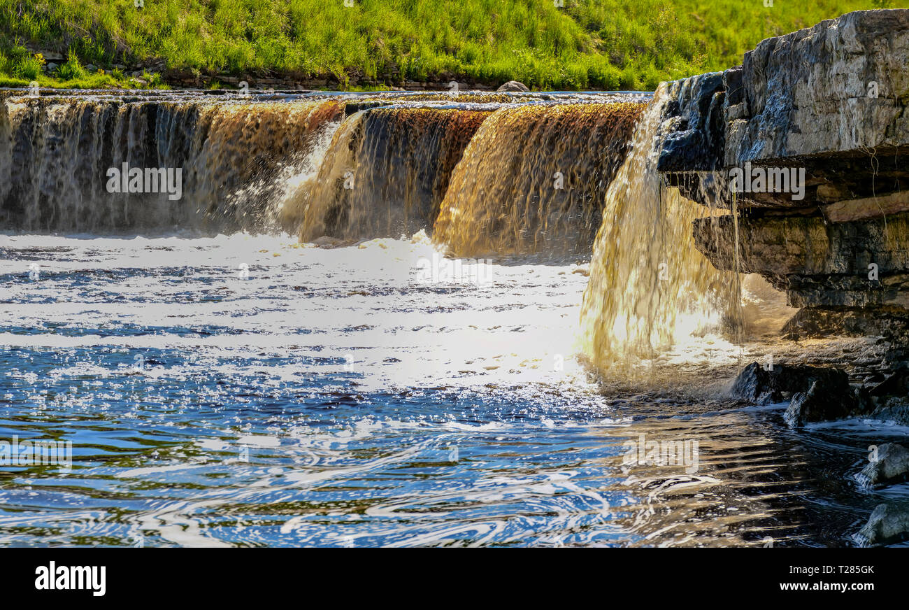 Cascade de Tosno, la plus grande cascade d