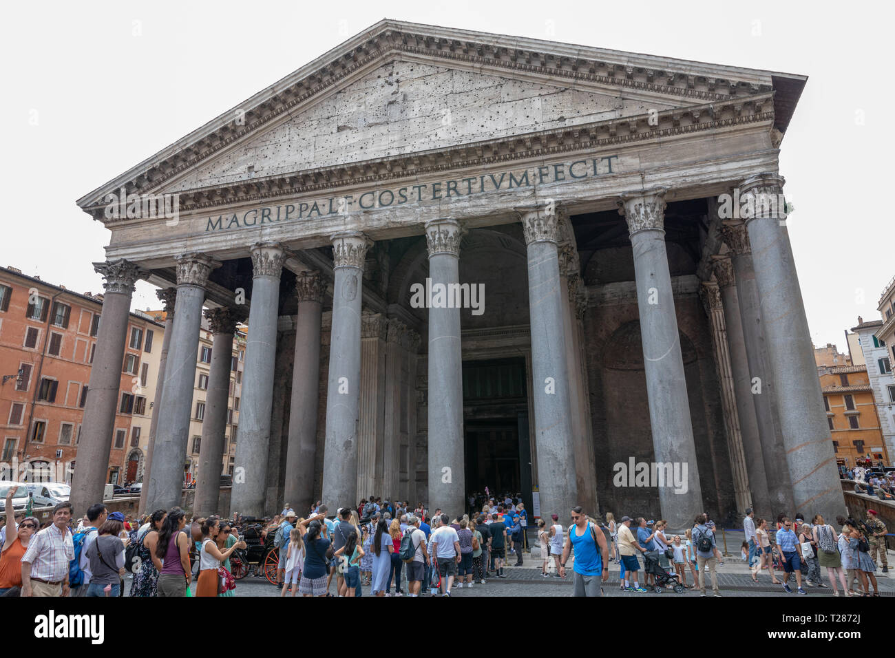 Rome, Italie - 21 juin 2018 : vue panoramique de l'extérieur du Panthéon, également connu sous le nom de temple de tous les dieux. C'est un ancien temple romain, maintenant un chur Banque D'Images