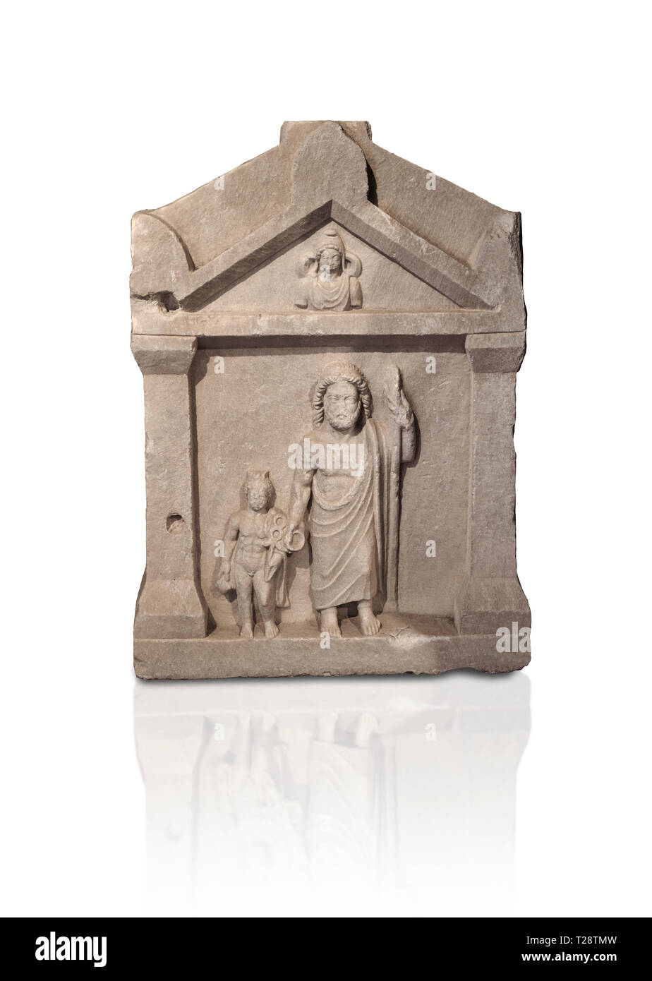 Allégement romain stèle funèbre de Hierapolis Necropolis du Nord. Musée Archéologique de Hierapolis, la Turquie. Contre un fond blanc Banque D'Images