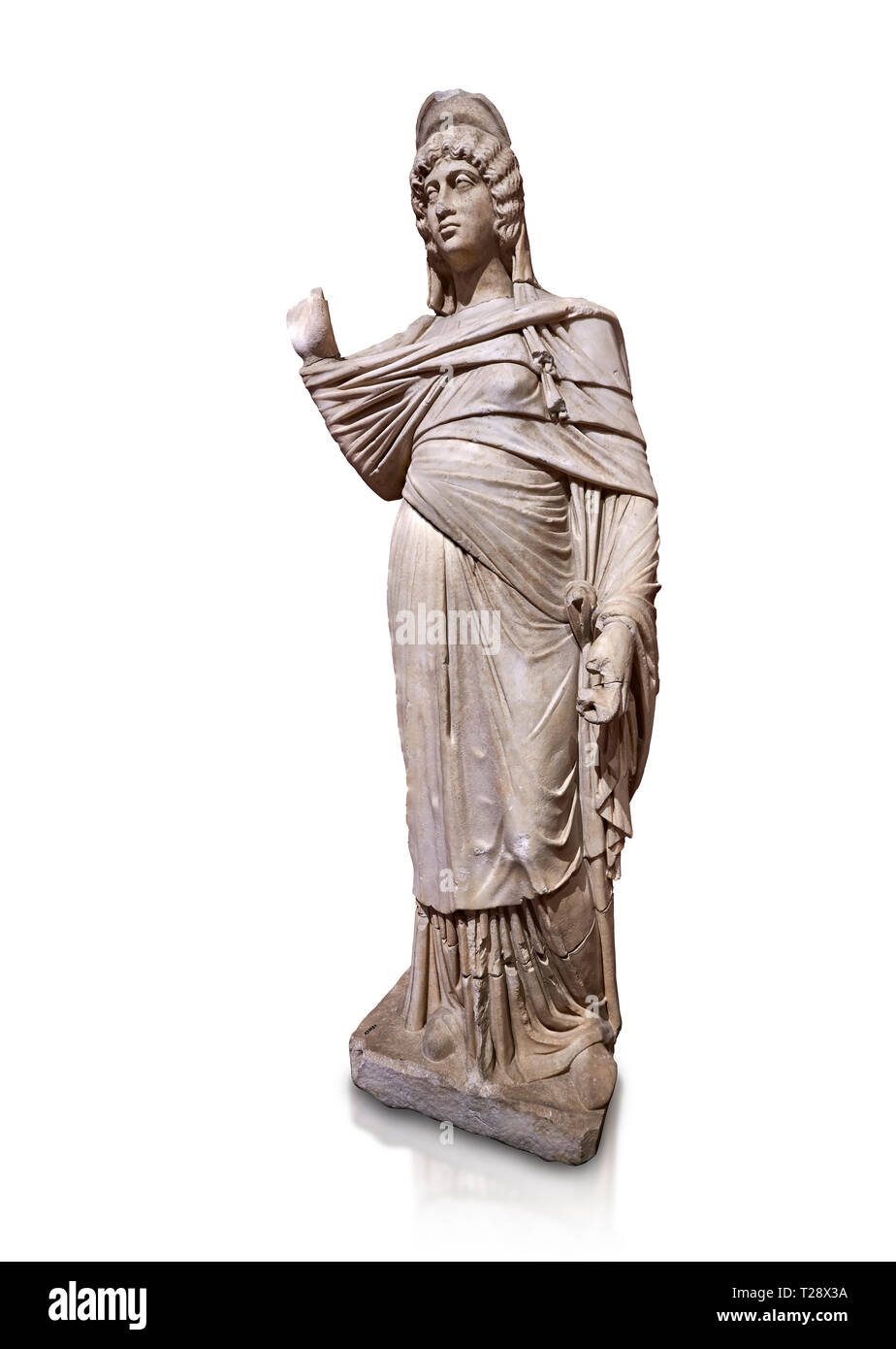 Statue romaine de Julia Domina . En. Perge. 2ème ANNONCE de siècle. Pas d'inv 3268. Musée Archéologique d'Antalya, Turquie. Sur un fond blanc. Julia Domn Banque D'Images