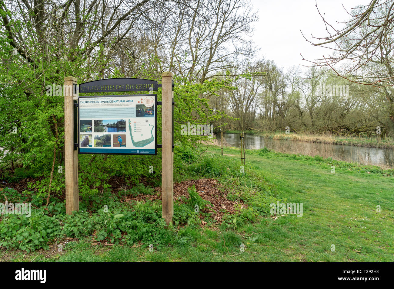 Informations Inscription au début de la zone naturelle de la rivière Churchfields à Salisbury Banque D'Images