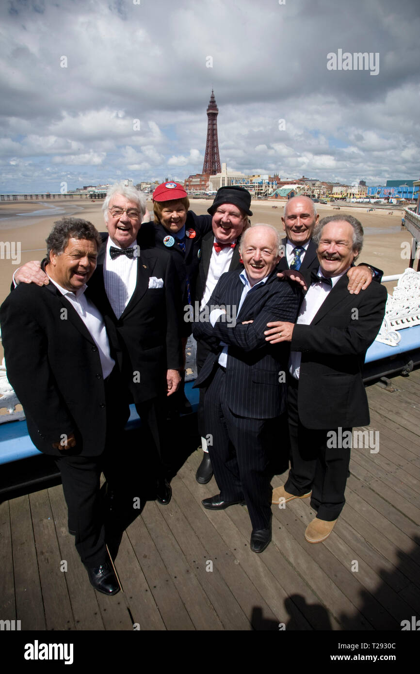 Canon et de balle, l'Krankies, Jimmy Cricket, Frank Carson et Paul Daniels est représenté sur la scène du Winter Gardens à Blackpool. L'ancien combattant des comédiens et animateurs étaient la promotion de leur prochain spectacle intitulé le meilleur de la gamme Tour 2008, qui s'exécute dans des lieux à travers l'Angleterre et au Pays de Galles en août et septembre. Banque D'Images