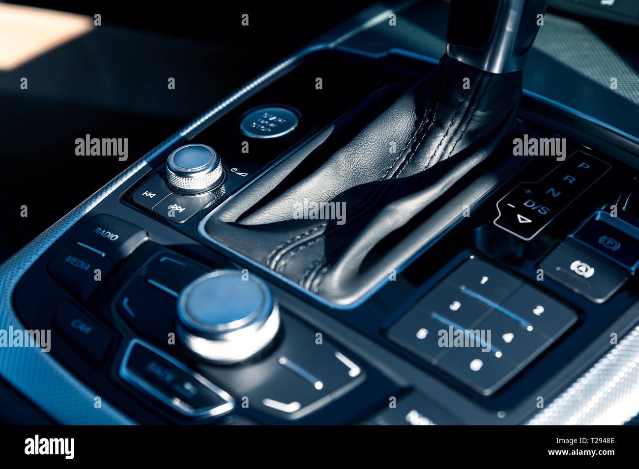 Intérieur d'une Audi A6 tableau de bord de voiture, plus de détails dans la lumière du matin. 04 mars 2019 Saint Neots, UK. Banque D'Images