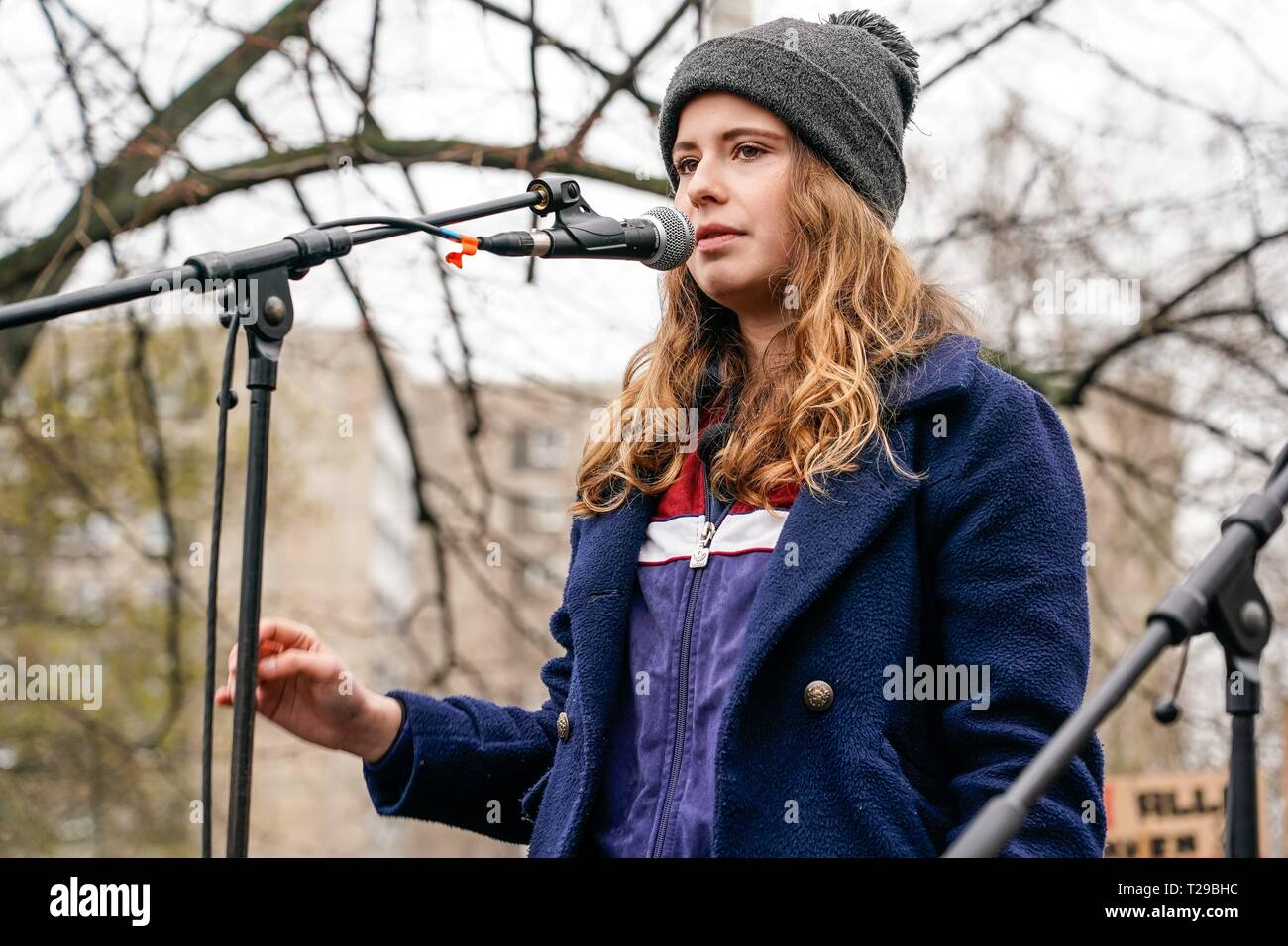 Berlin, Deutschland. Mar 29, 2019. 29.03.2019, Luisa Neubauer, l'un des principaux organisateurs allemands à "l'avenir" vendredi pour évènement à Berlin. L'École établit par la Convention de Paris ont été initiées par l'écolière suédoise Greta et sont maintenant en cours dans le monde entier. Utilisation dans le monde entier | Credit : dpa/Alamy Live News Banque D'Images