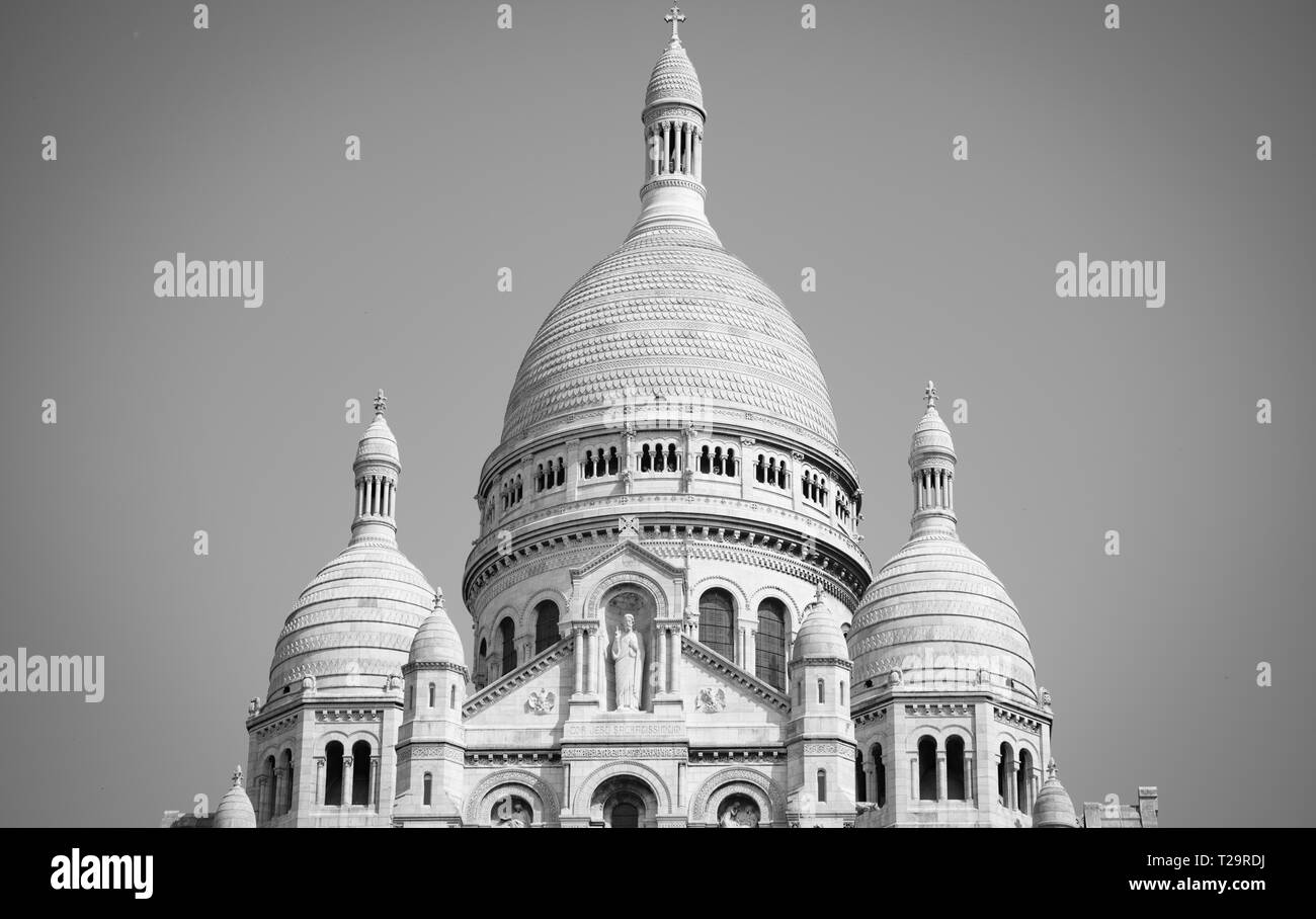 Vue du Sacré Cœur à Paris en noir et blanc Banque D'Images