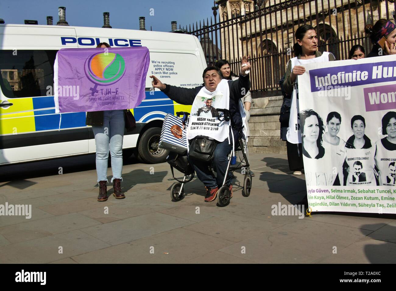 Londres, Royaume-Uni. 29 mars 2019, les manifestants devant les Chambres du Parlement de Westminster, mettre en lumière la situation de prisonnier politique turque Leyla Guven qui est actuellement en grève de la faim en Turquie. © Martin Foskett/Knelstrom Ltd/Alamy Live News Banque D'Images