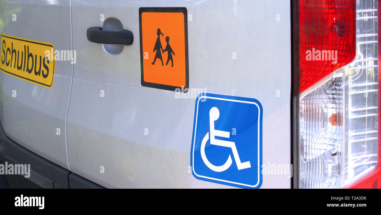 Autocollants handicap et transport scolaire pour la voiture