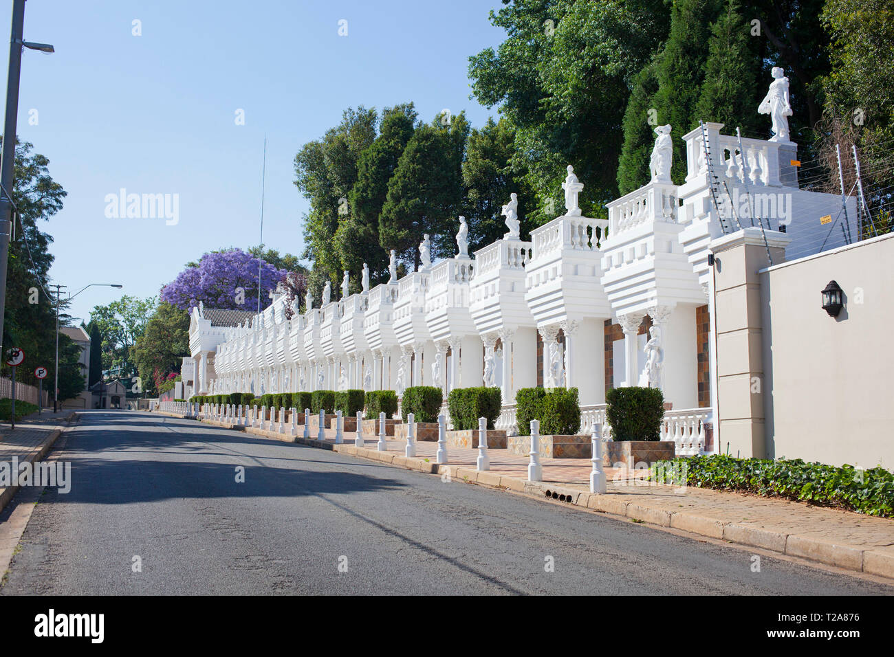 Mur orné - fabricant de micro-usinage en acier Banque D'Images