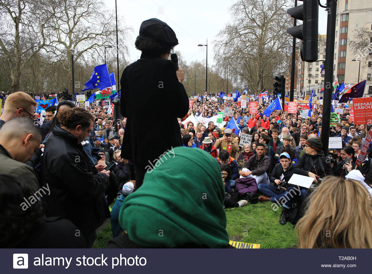 Chi Onwurah MP répond à un article de la foule lors d'un vote du peuple protester à Londres Banque D'Images