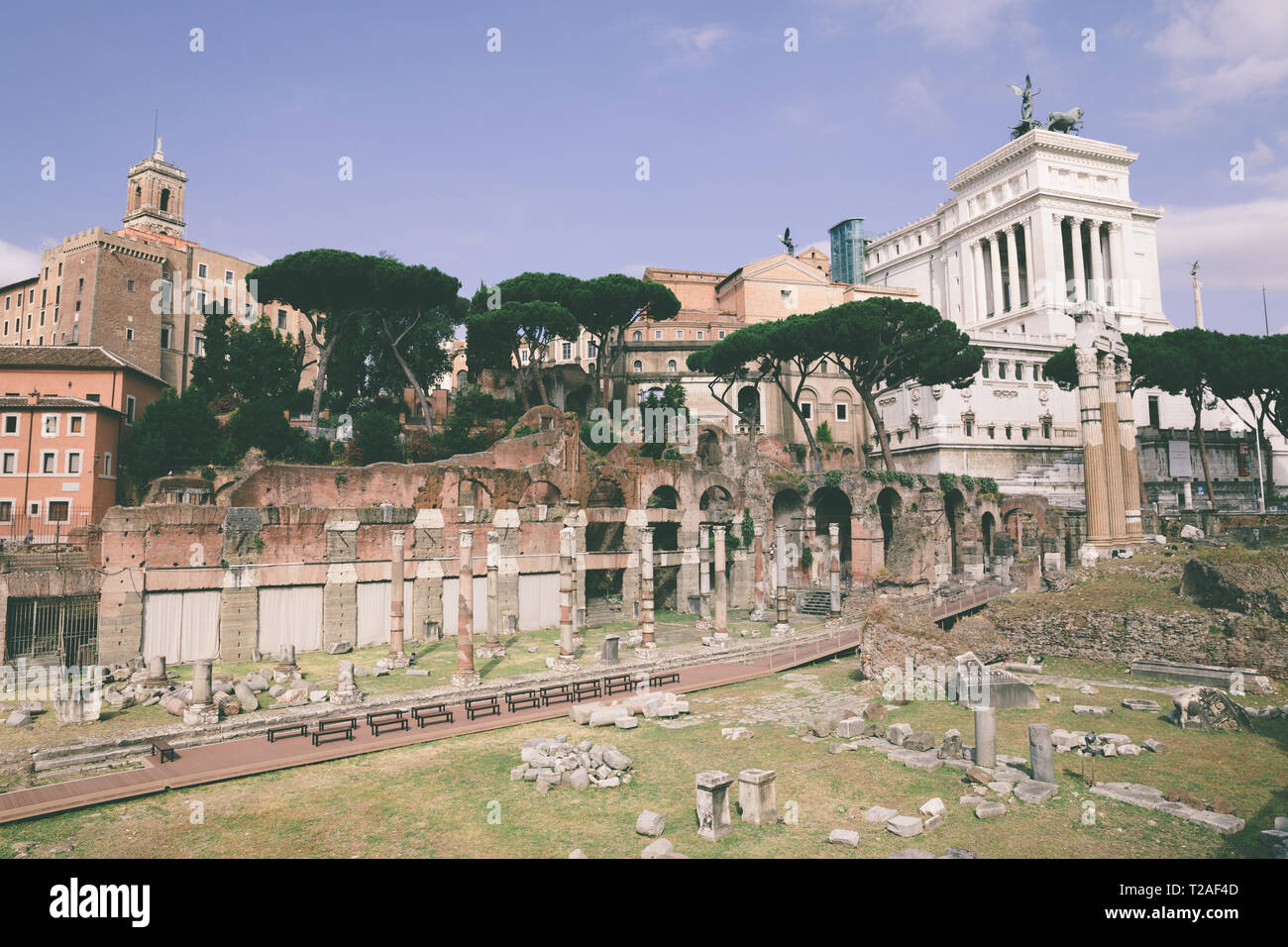 Rome, Italie - le 23 juin 2018 : vue panoramique du Temple de Vénus Génitrice est un temple en ruines et le Forum de César, également connu sous le nom de forum Iulium Banque D'Images