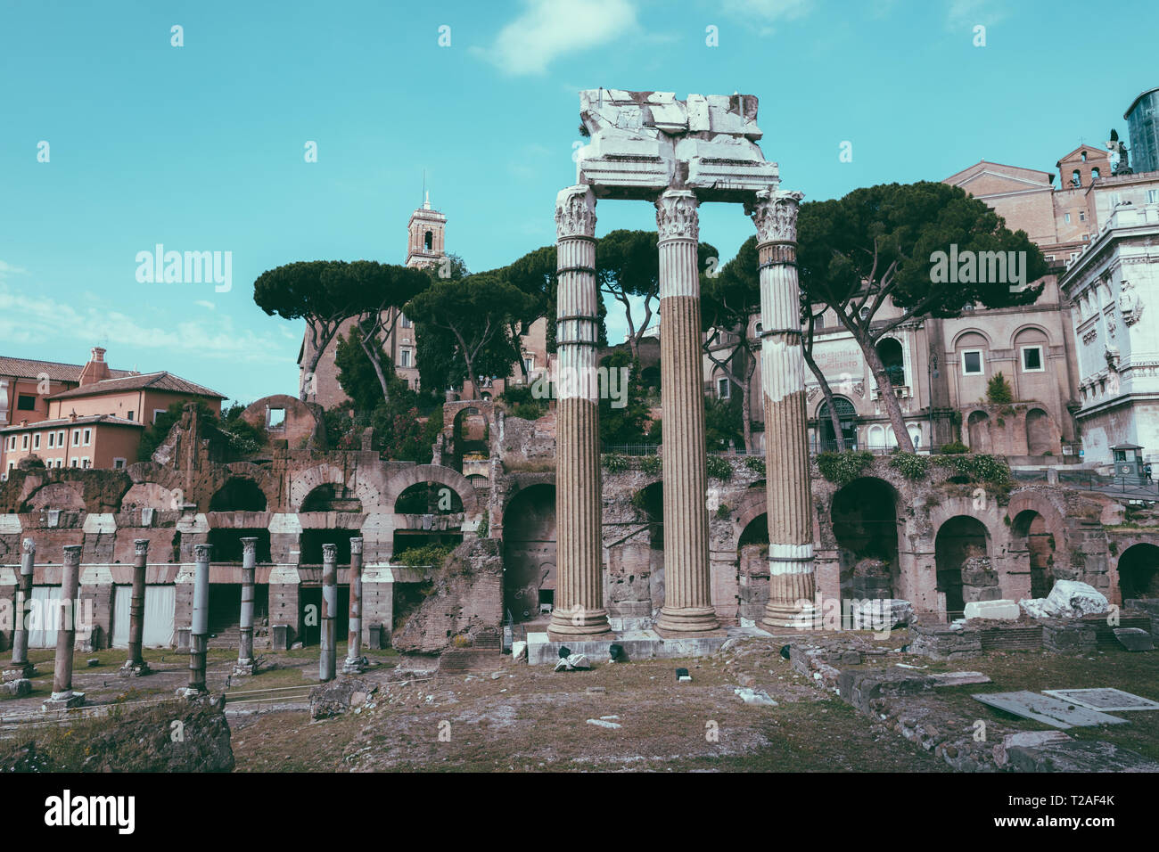 Rome, Italie - le 23 juin 2018 : vue panoramique du Temple de Vénus Génitrice est un temple en ruines et le Forum de César, également connu sous le nom de forum Iulium Banque D'Images