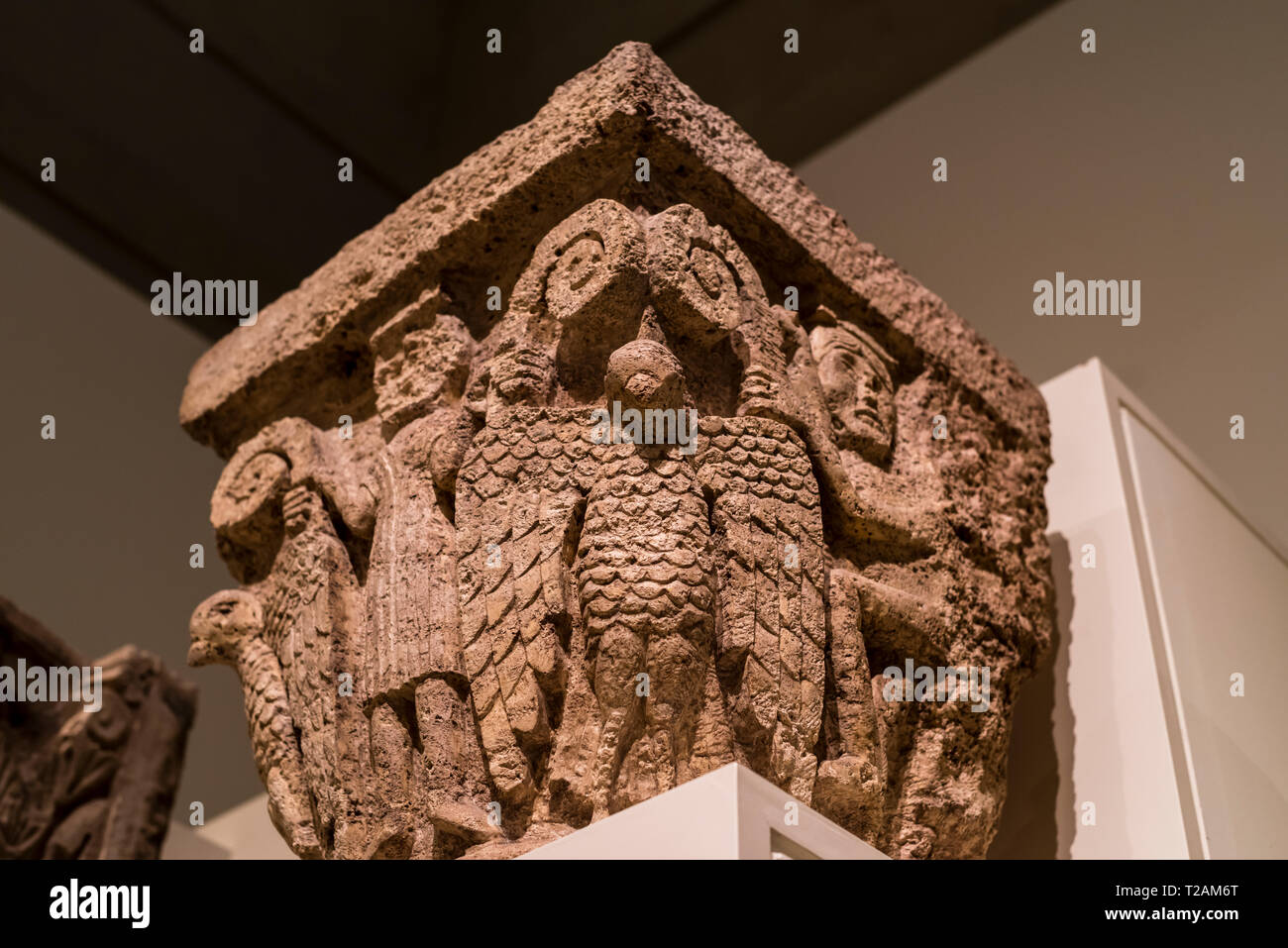 Art roman dans le Musée National d'Art de Catalogne, Barcrelona,capitales de Santa Maria de Besalú (XII siècle AC). Banque D'Images