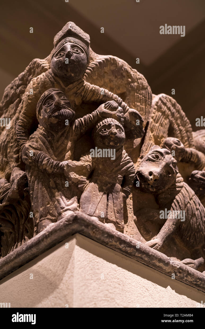 Art roman dans le Musée National d'Art de Catalogne, Barcrelona,capitales de Santa Maria de Besalú (XII siècle AC). Banque D'Images