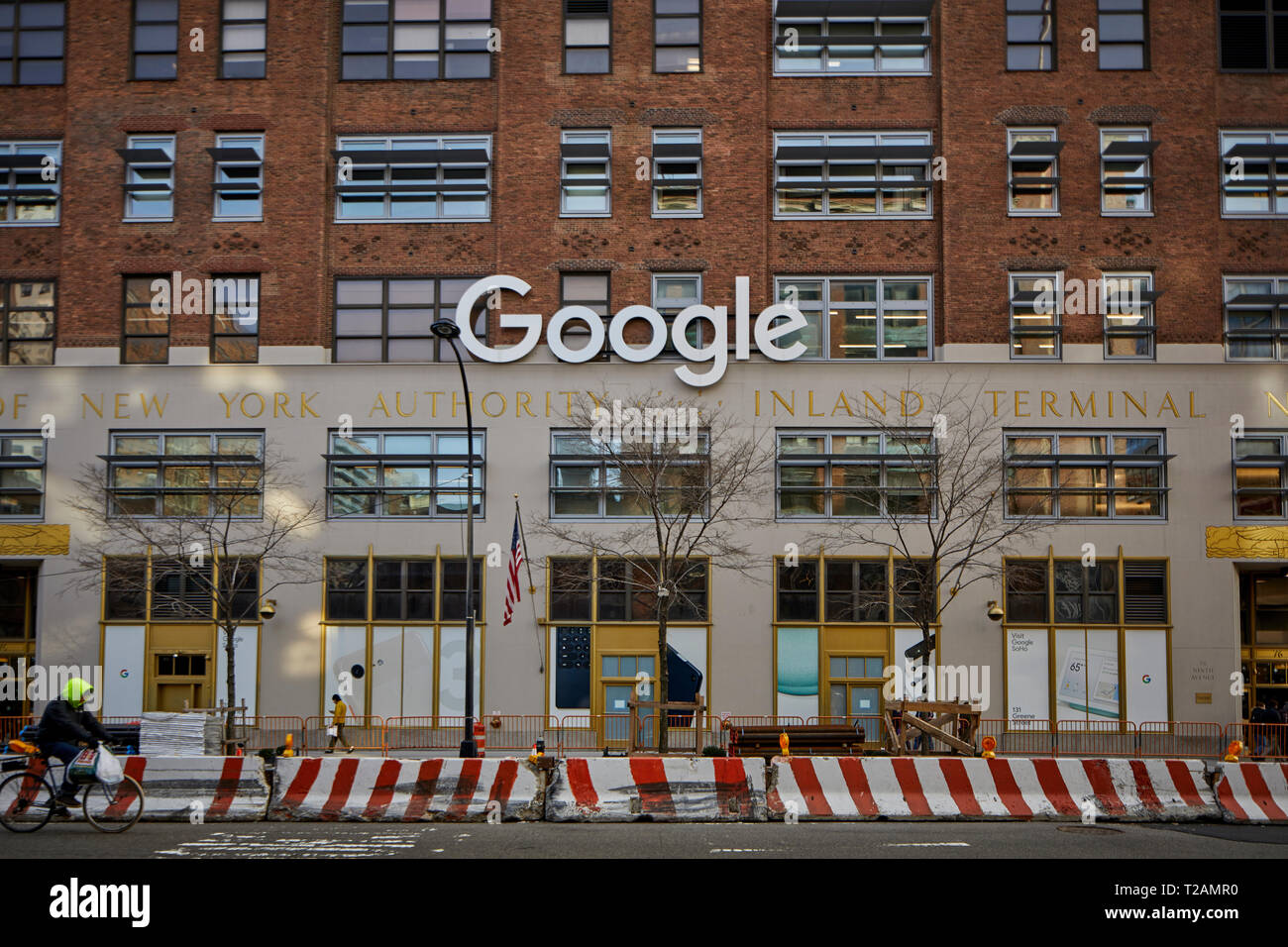 Construction 8510, Google 111 8e Avenue à partir de la 9e Avenue Banque D'Images