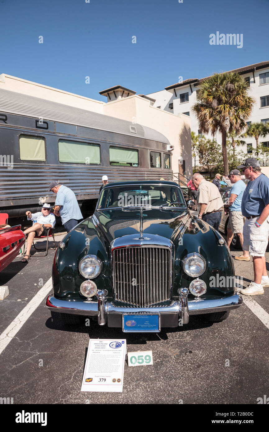 Naples, Floride, USA - Mars 23,2019 : bleu Rare 1962 Bentley S2 Continental Flying Spur à la 32e Assemblée annuelle du dépôt de Naples Salon de voitures à Naples, FL Banque D'Images