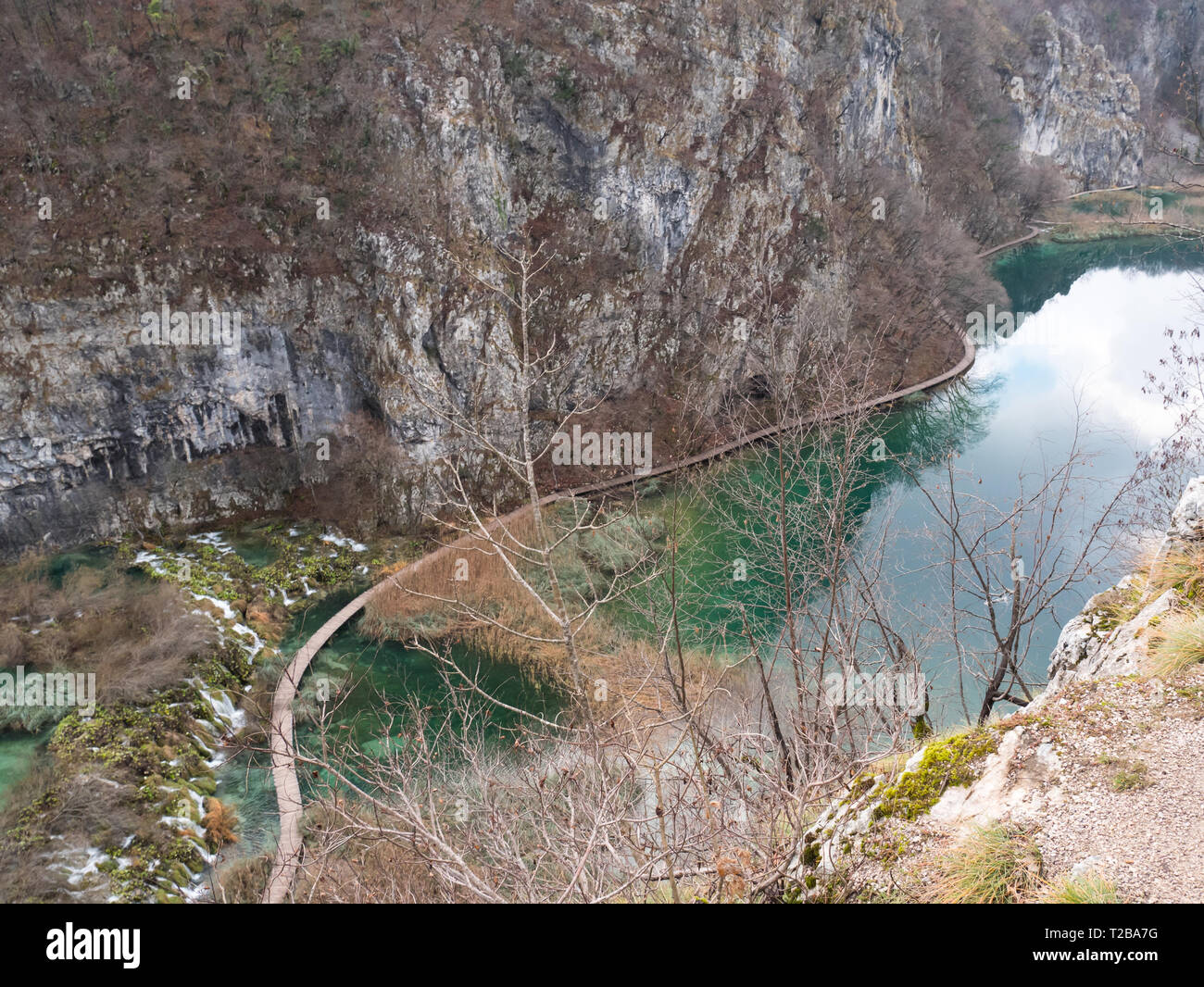 Les lacs de Plitvice parc naturel en Croatie vue aérienne à la saison d'hiver Banque D'Images