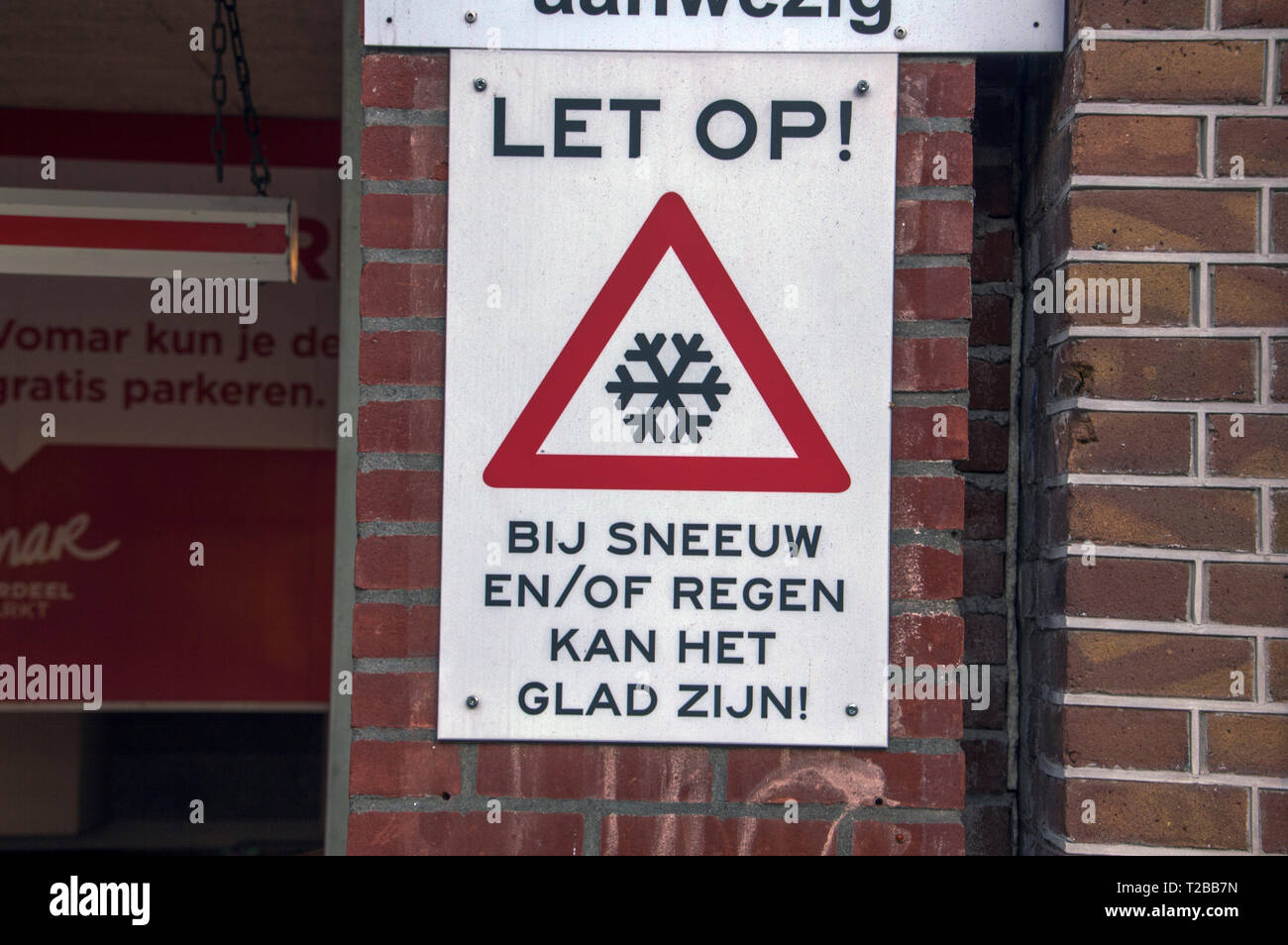 Panneau d'avertissement au cours de l'hiver à Amsterdam aux Pays-Bas 2018 Banque D'Images