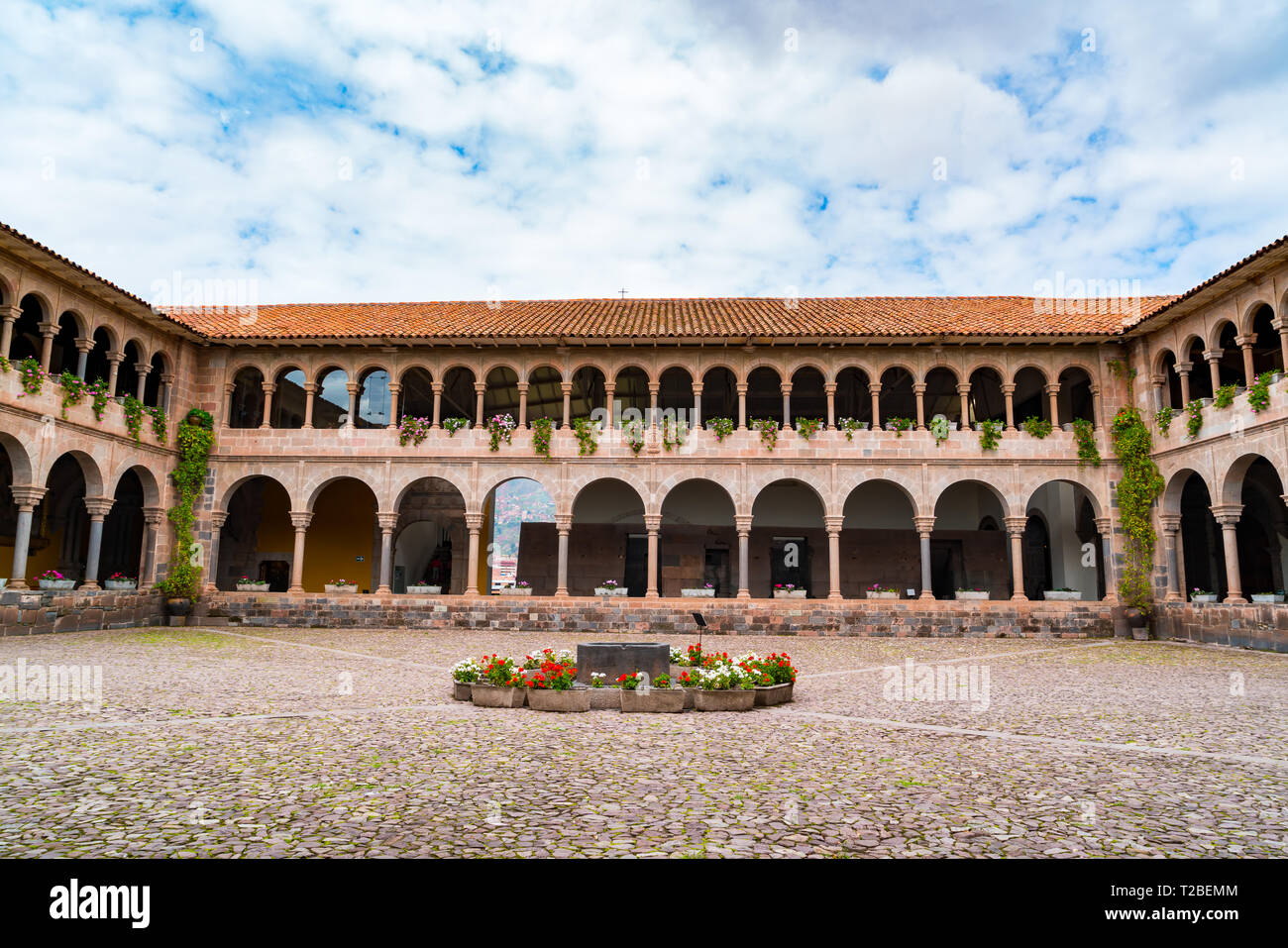 Cour du couvent de Saint-Domingue dans le complexe Koricancha à Cusco, Pérou Banque D'Images