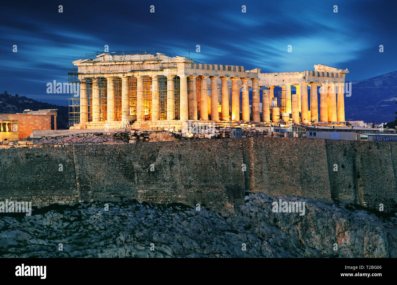 La colline de l'Acropole - temple du Parthénon à Athènes la nuit, Grèce Banque D'Images