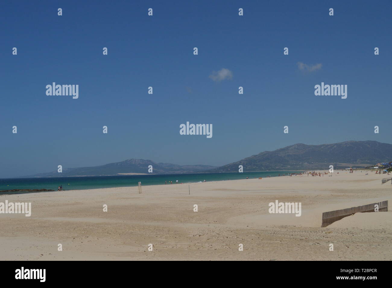 De belles vues sur la plage de lances à Tarifa. La nature, l'architecture, l'histoire, la photographie de rue. Le 10 juillet 2014. Tarifa, Cadiz, Espagne. Banque D'Images