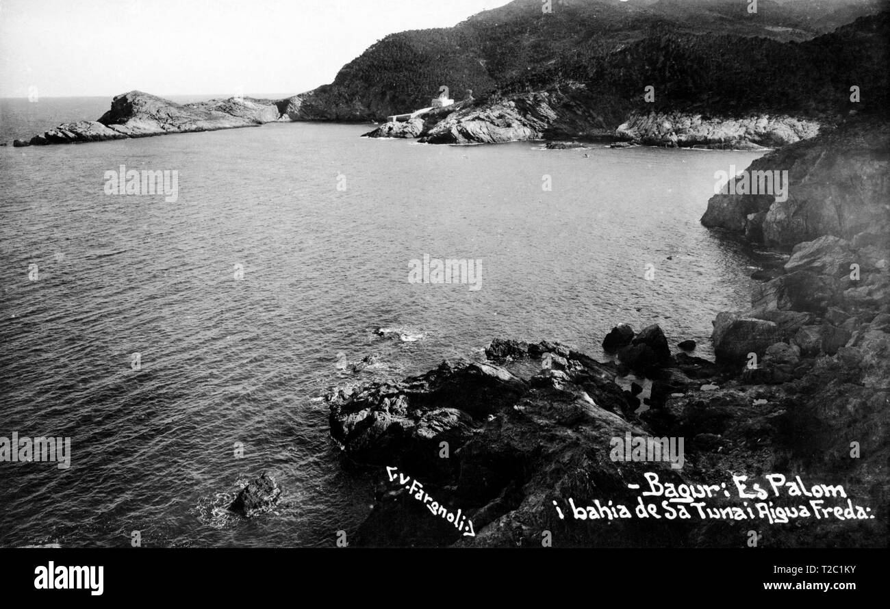 Postale tarjeta de la baie de Sa Tuna, Begur. Fotografía de Valentí Fargnoli Yannetta (1885-1944). Año 1918. Banque D'Images