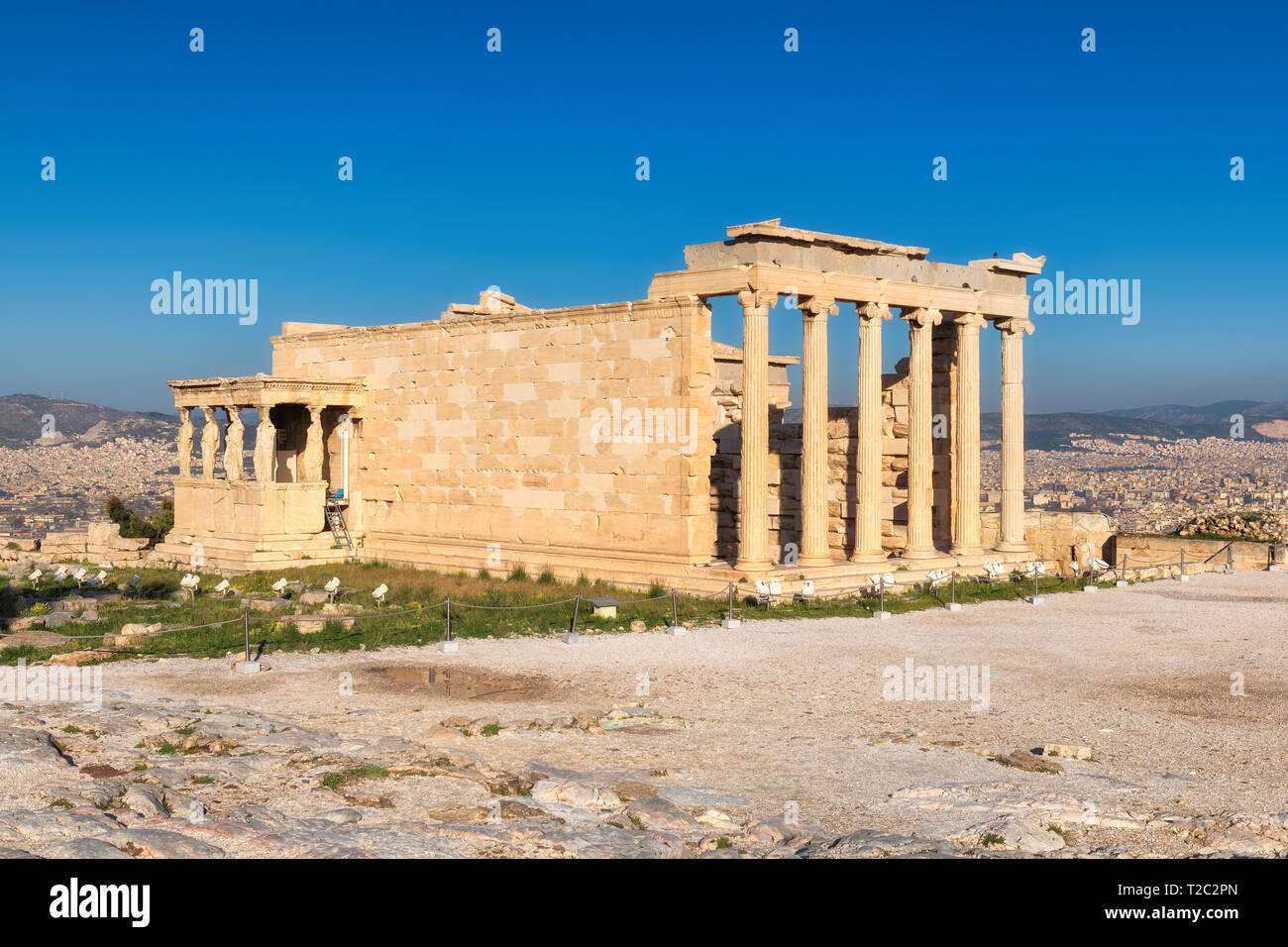 Erechtheion temple avec porche à caryatide sur l'Acropole à Athènes. Grèce Banque D'Images