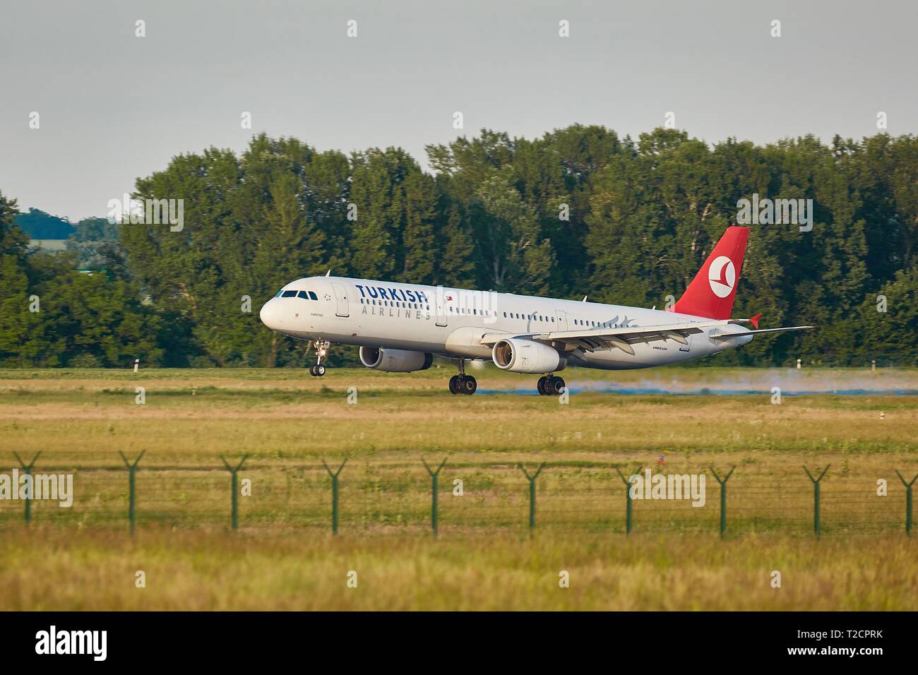 Avion turc Landing Banque D'Images