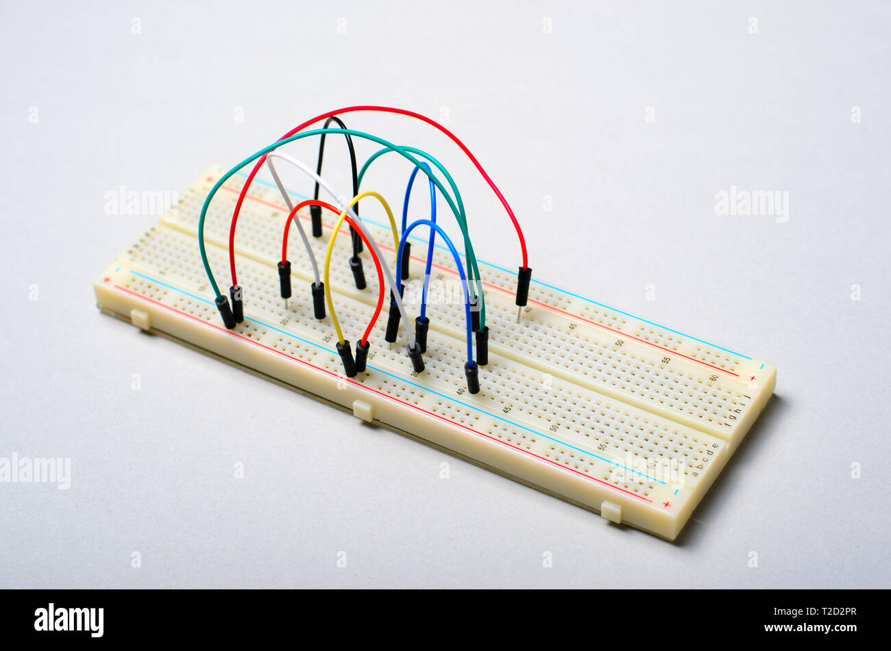 La maquette et les fils électroniques, Carte de prototypage pour des projets électroniques Banque D'Images