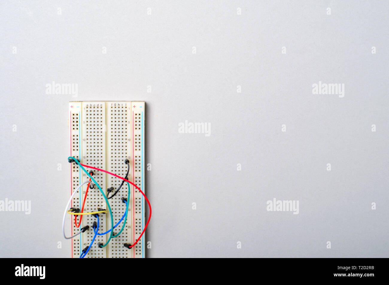 La maquette et les fils électroniques, Carte de prototypage pour des projets électroniques Banque D'Images