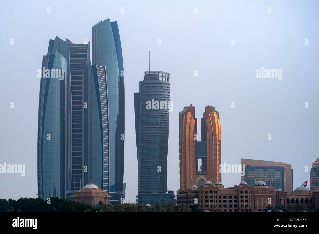 Sur les toits de gratte-ciel d'Abou Dhabi, Émirats Arabes Unis Banque D'Images